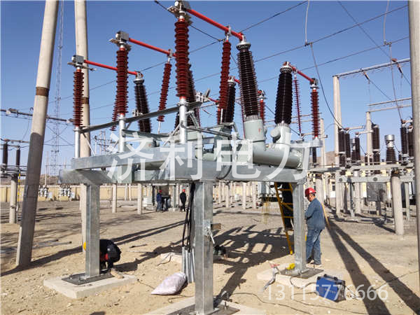 ZCW-72.5(126)T/T3150-40高壓交流SF6罐式斷路器